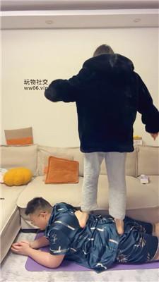 【埋汰】玉足跳踩/脚丫恋足狂舔 JS250111-1