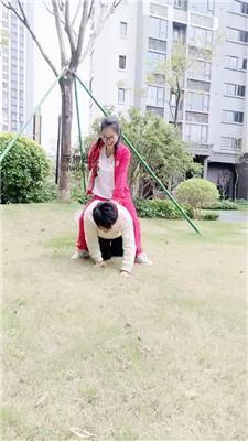 【南月女神】骑马遛狗-伺候主子晨运【双视角版】 JS250222-34