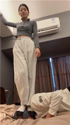 【伊未】棉袜脚踩虐-腿绞 bf50124