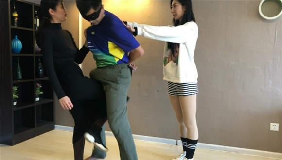 舞团少女的特殊玩具