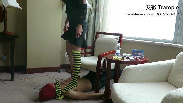 御主全程语言羞辱各种调教玩弄贱狗！