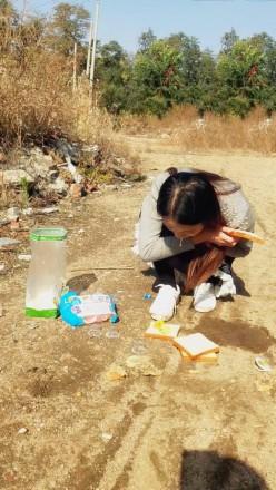 “超级羞辱”傲柔s户外脏鞋踩踏喂食脏食物 “超级羞辱”傲柔s户外脏鞋踩踏喂食脏食物