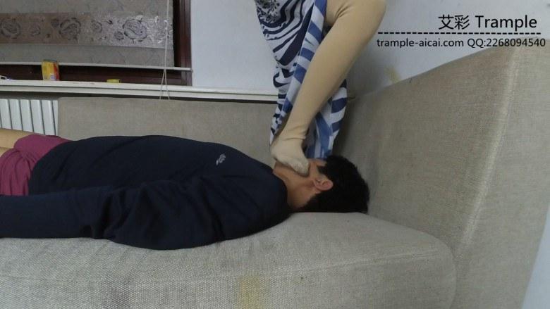 网上买的“光腿神器”打底裤袜踩踏