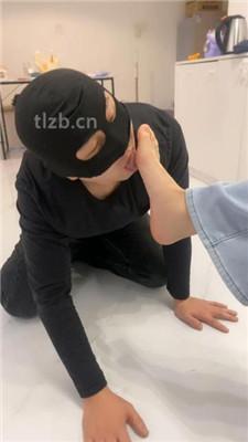 【03小殿下】嘴叼鞋/跪舔白袜裸足/对鞋磕头