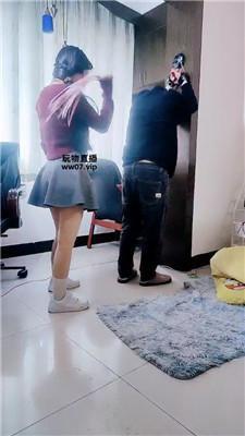 【女王大人】白袜脚踩虐下贱家奴 JS250312-9