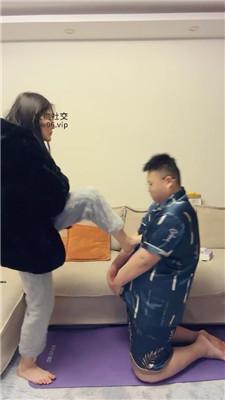 【埋汰】玉足跳踩/脚丫恋足狂舔 JS250111-1