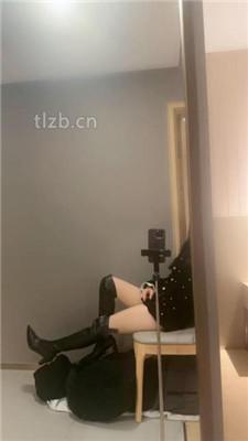 【亚兮】长靴高跟踩地毯/肉丝脚狂舔