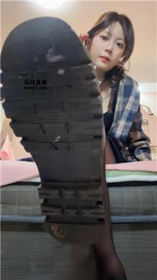 【兔兔酱】黑丝司马场    250326-22