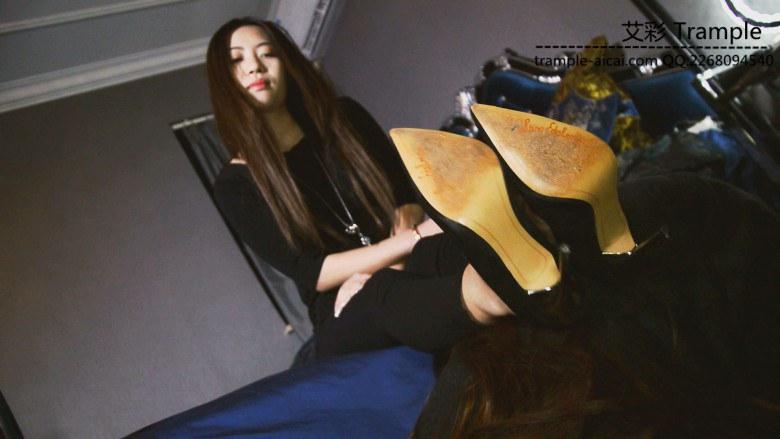 小三欺凌正室当狗做马