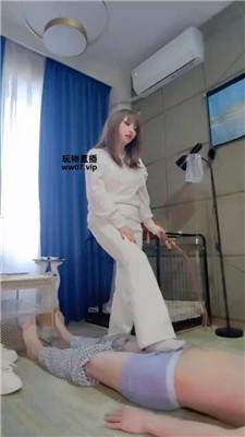 【魔鬼天使】囚禁狗笼-重度鞭打 JS250414-9