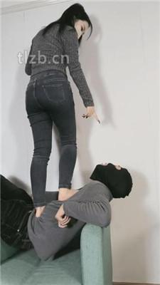 【稚主】裸足全体重踩人体桥梁/臭脚捂脸/脚插嘴