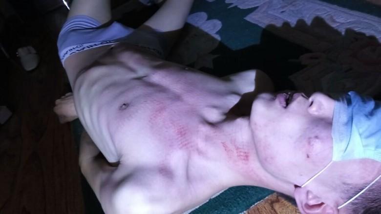 真实暴力耳光休克踩踏舔脏鞋《鸽宝原创》