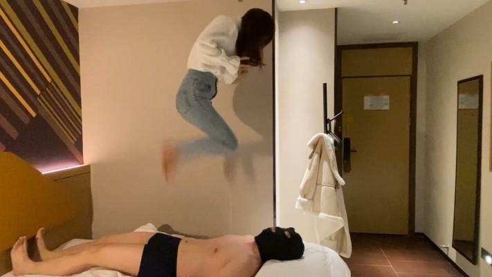 【黑丝诱惑】沐沐女主暴力调教上海狗 YC-230408-9