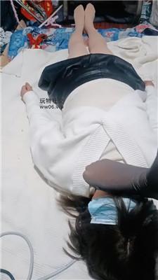 【伪娘和人妻】闻舔酸臭黑丝脚/赏赐圣水 JS250119-15