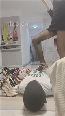 【丫丫】一堆脏鞋子全体重踩踏