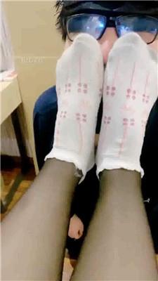 【甜沁】跪舔长靴原味白袜/吃口水