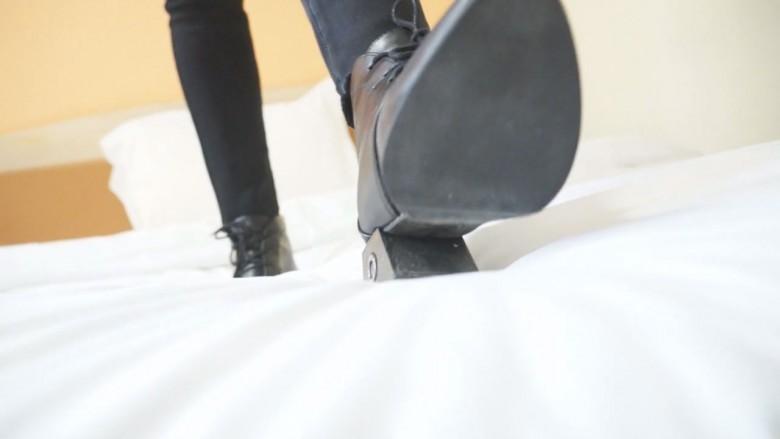 新人学生妹牛仔裤原味短靴初踩