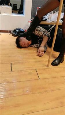 【诗琪】长靴踩踏/捆绑重度虐打/踢踹
