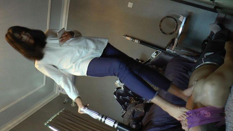 馨雨脚下的骚浪贱-幸福的呻吟 馨雨脚下的骚浪贱-幸福的呻吟