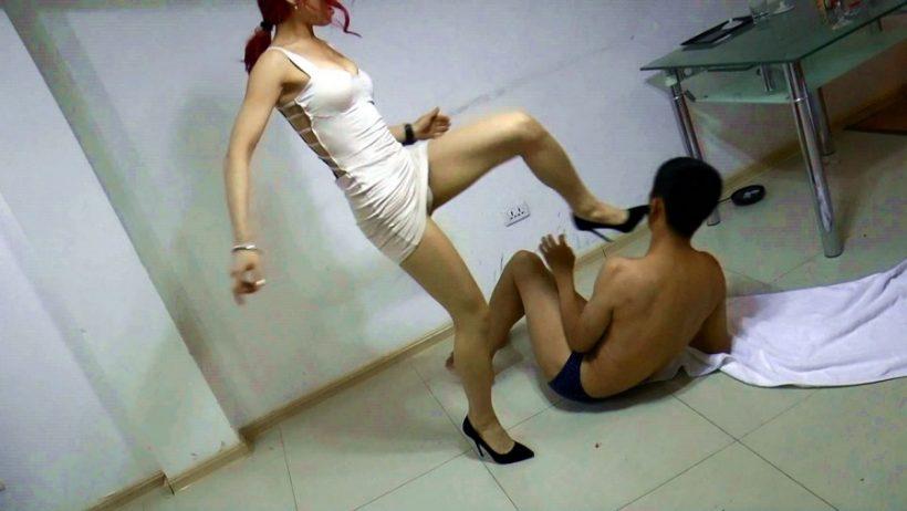 重创挑食家奴 极其暴力