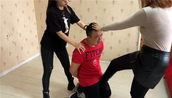 〖碎蛋娇娃〗尝尝皮靴女郎的厉害