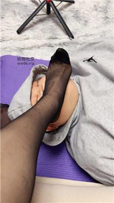 【埋汰】玉足踩虐猥琐继父 JS250304-16