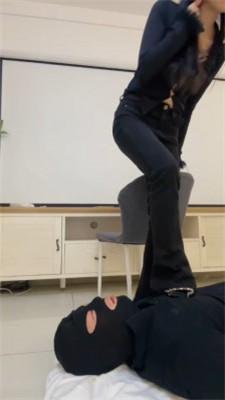 【万万】反绑抽耳光/高跟踩踏/骑马 bf51112