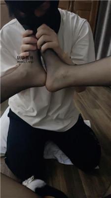 【白兔】白袜+黑丝诱惑废物奴 JS250301-37