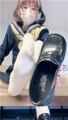 【奶味小仙女】同桌的鞋    250207-11