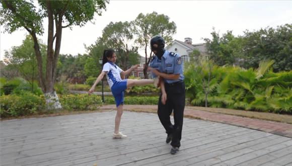 〖H.P.L栖心之栈〗—小太妹欺凌校园保安