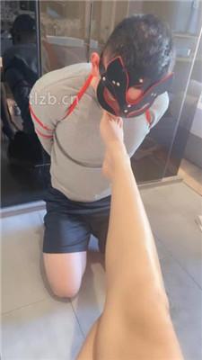 avatar 【若依】木尺训导-舌头擦鞋底/耳光/黑丝脚插嘴【完整版】