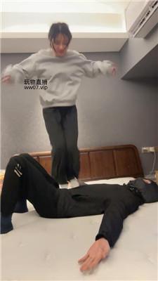 【猴歌】坐脸窒息-白袜跳踩 JS250225-14