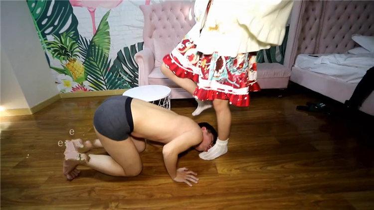 【冰时代】喵女神洛丽塔 强制踩踏恋足 暴力KO