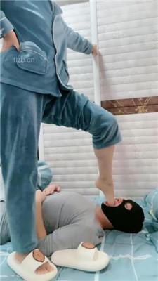 【九蛇大大】脏拖鞋踩狗/腿绞窒息/掐乳