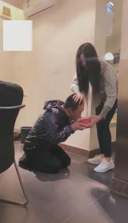 【VIVI】剧情:偷原味的猥琐邻居