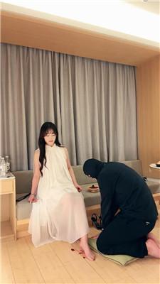 【rose】高贵长裙女主的脚下奴 JS250106-30