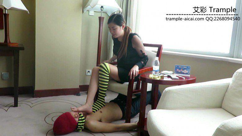 御主全程语言羞辱各种调教玩弄贱狗！