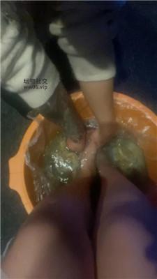 【煎饼狗子】沐足店舔技师的脚 JS250319-26