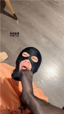 【思si】发骚狗黑丝插嘴恋足舔 bf52301