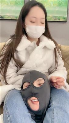 【猴歌】骑马胯下辱-牛仔裤坐脸窒息 JS250208-27