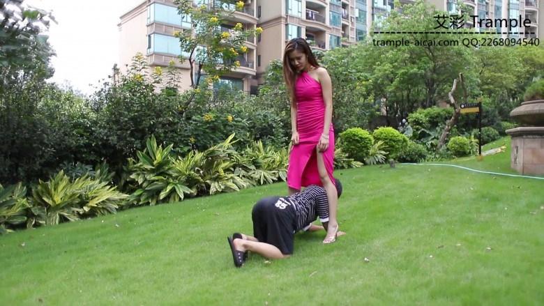 〖H.P.L栖心之栈〗—尔岚户外调教舔玉足、吃土