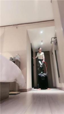 【沐阳大小姐】胯下辱/舔脏长靴原味船袜/骑马踩踏/脚喂食