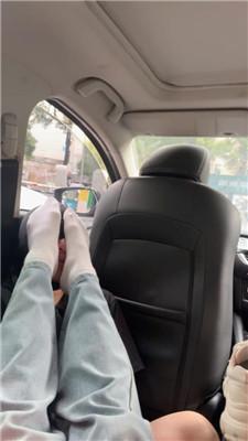【素人挖掘机】小姐姐脏鞋白袜车内调 JS250525-32