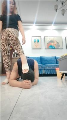 【李老师】踩踏-玉足狂舔【双视角版】 JS250314-19