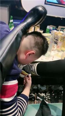 【梓S】KTV-群调S玩虐老板/骑脖/踩踏【完整版】