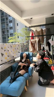 【薇薇】家奴阳台下跪伺候 JS250320-8