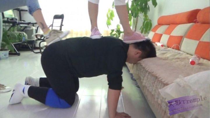 两位女主教训家奴