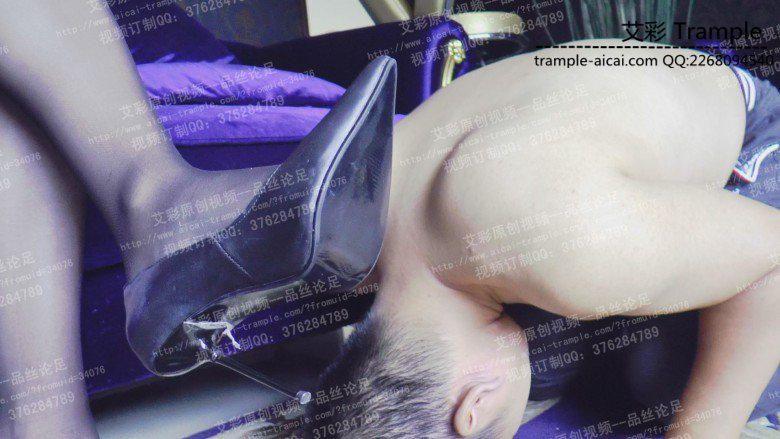 黑丝奶奶耳光羞辱绿帽奴 黑丝奶奶耳光羞辱绿帽奴