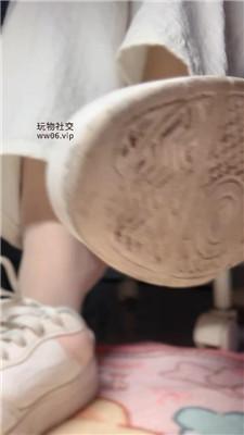 【乔乔在这里】肉丝+脏鞋底羞辱贱狗    250218-28