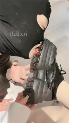 【清禾】脚底踩踏喂食/骑马/肉丝舔脚丫